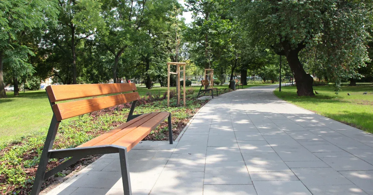 Horogkereszteket festettek a XII. kerületi Csörsz park emlékművére