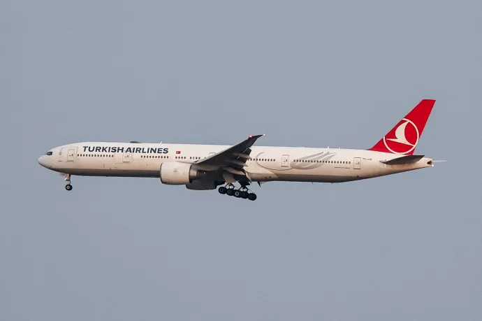 Repülés közben halt meg a Turkish Airlines pilótája