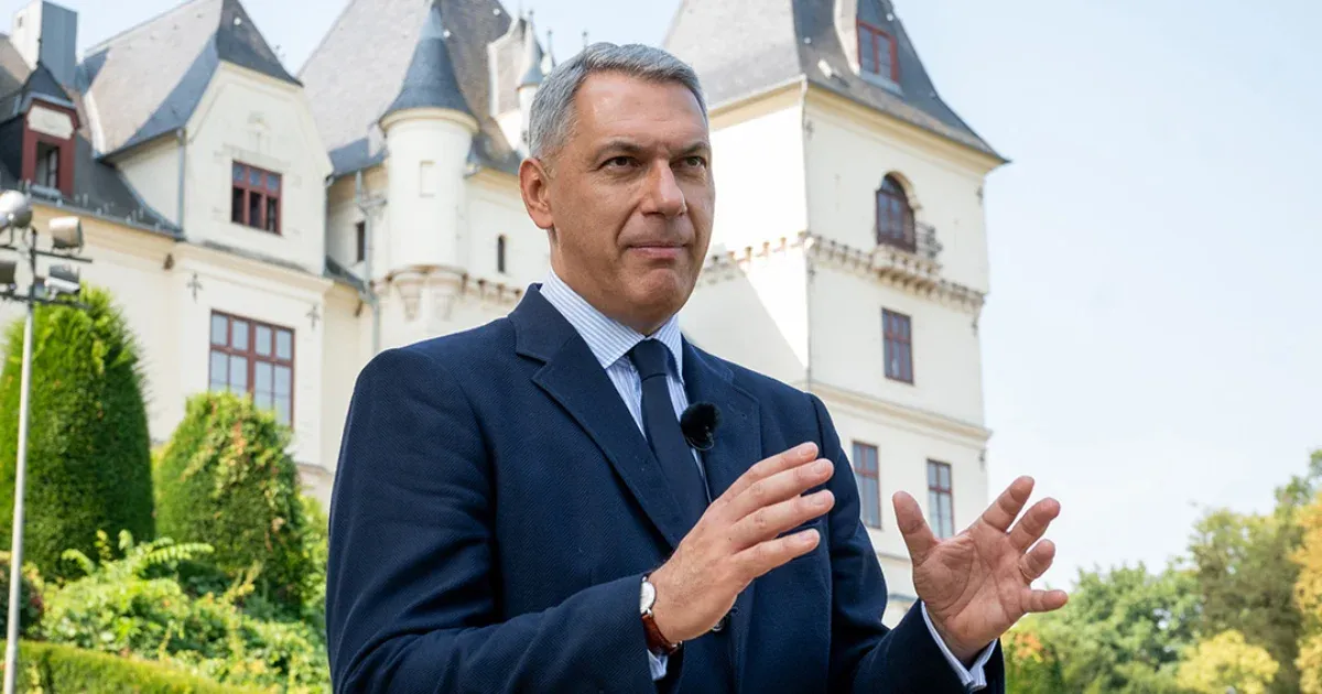 A privatizációra szánt kastélyokról kértünk adatokat, de a Mandinernek küldték el inkább, aztán átdobták a cikk linkjét
