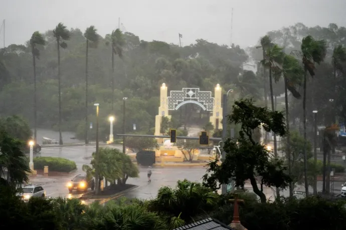 200 kilométer/órás széllel érkezett meg Floridába a Milton hurrikán