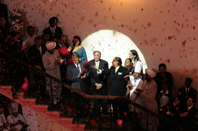 Ratan Tata a Taj Mahal Hotel felújítás utáni átadóján Mumbaiban, 2012-ben – Fotó: Indranil Mukherjee / AFP