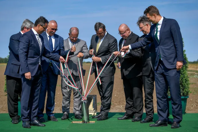 Még mindig nem gyárt vakcinákat a debreceni oltóanyaggyár, pedig már 2022 vége óta működnie kellene