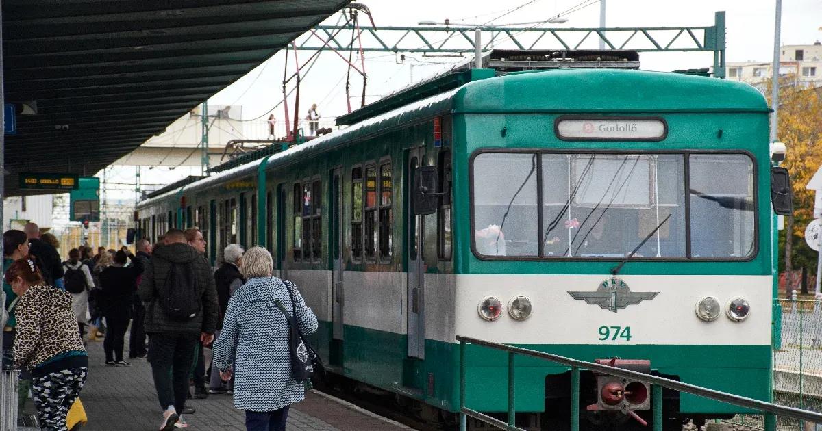 Lázár János államtitkára szerint „politikai hátsó szándékból” elkövetett zavarkeltés és álhírterjesztés, hogy járatritkítás lesz a HÉV-vonalakon