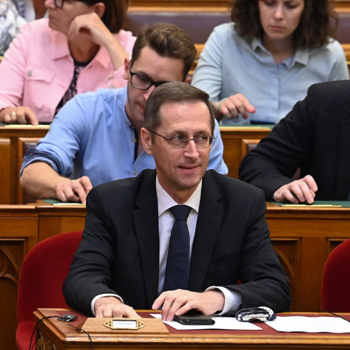 Kőbe vésett minimálbér - ingatag alapokon