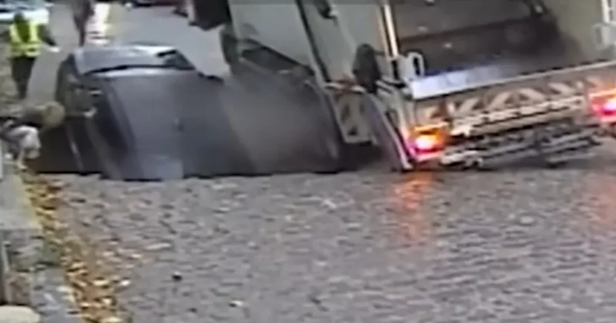 Beszakadt az utca egy autó alatt Bukarestben, elnyelt egy kisfiút