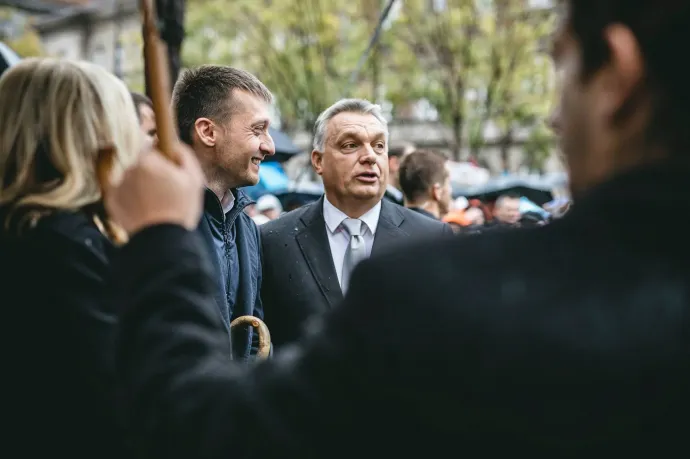 Rogán Antal segíti a központosított irányítást – Forrás: Orbán Viktor Facebook-oldala