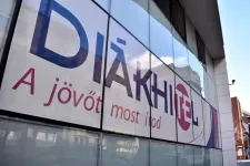 Magyar diákhitelre lehet majd váltani a külföldi diákhitelt – javasolja az NGM