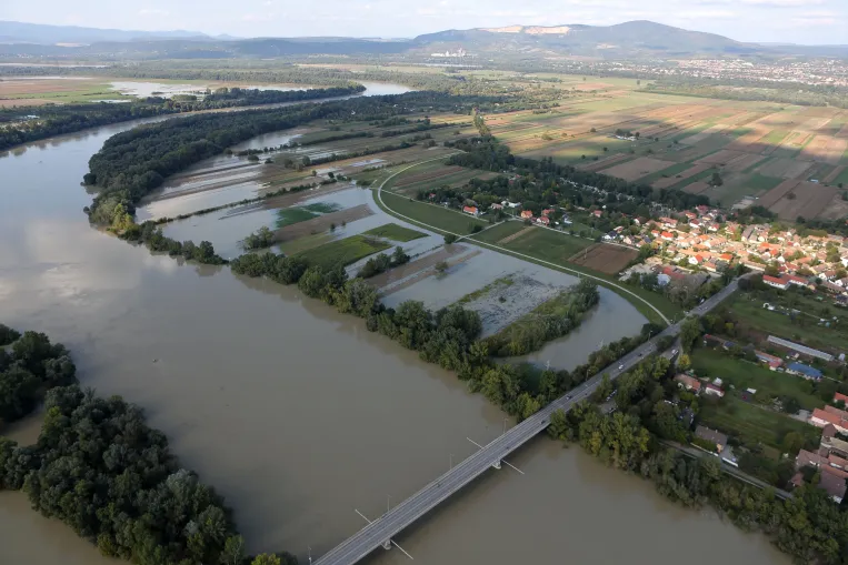 Nincs az a vízelvezető rendszer, ami elbír 400 milliméter esővel