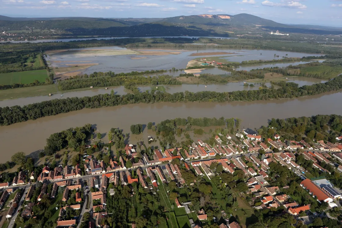 Nincs az a vízelvezető rendszer, ami elbír 400 milliméter esővel