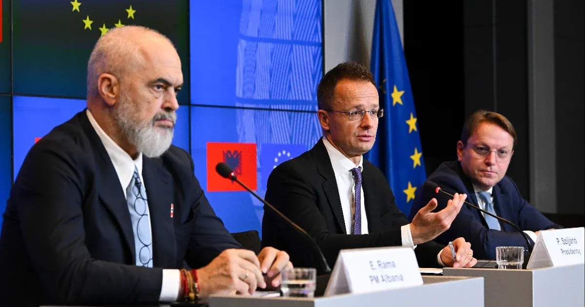 Fél lábbal közelebb lépett, fél lábbal távolabb az egyik fő céljától a magyar uniós elnökség