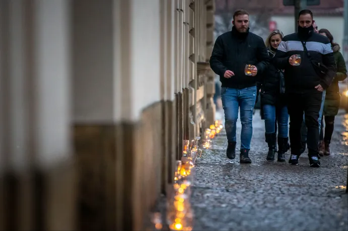 Prágában betiltották az éjszakai kocsmatúrákat