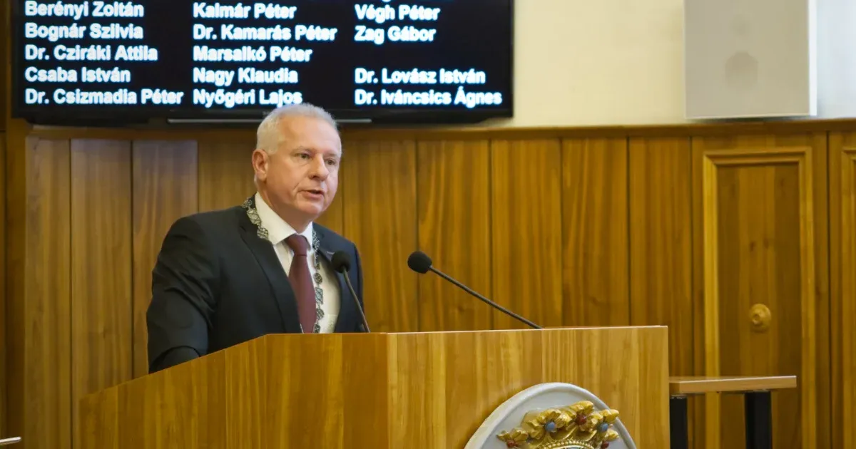 Pécs ellenzéki vezetője három alpolgármestert szeretne, de az alakuló ülésen kettőt sem sikerült megválasztatni