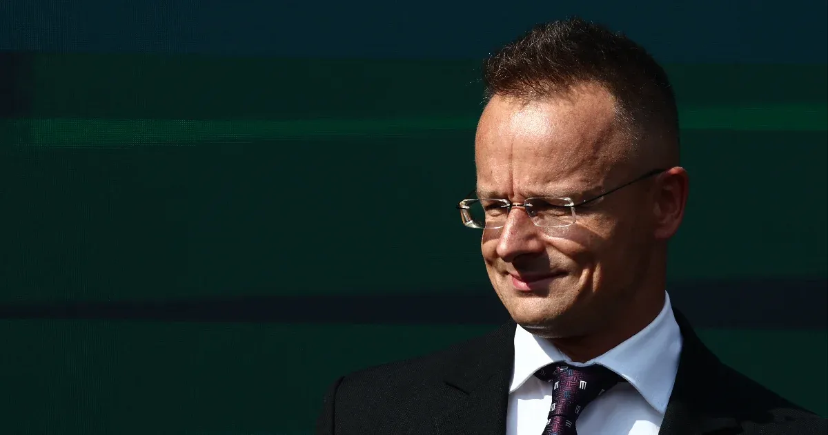 '56-os megemlékezéssel bosszantanák a Fideszt az EP-ben, aminek két bizottsága is kikosarazza Szijjártót