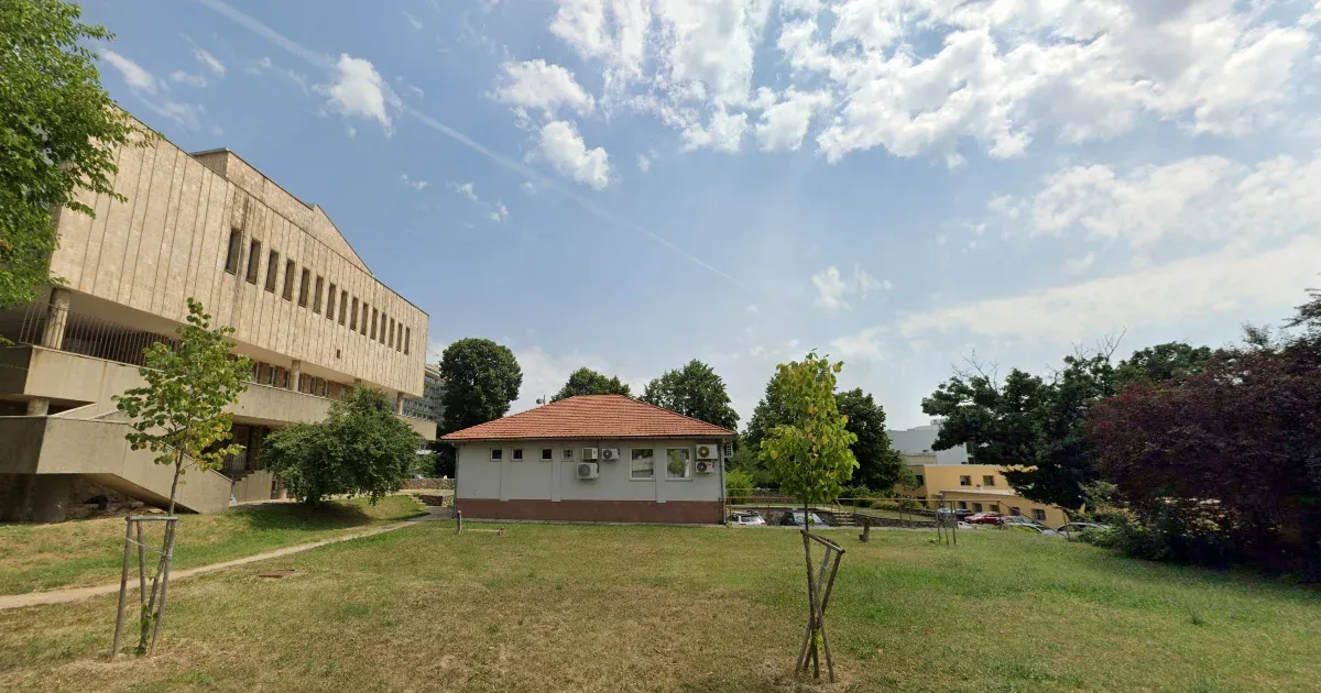 Felfüggesztett börtönbüntetést és pénzbírságot kapott első fokon a csontokkal csencselő korábbi pécsi klinikavezető és a boncmester
