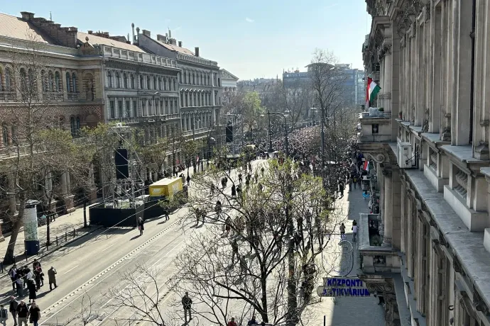 Nem sikerült megtölteni a Múzeum körutat Orbán Viktor március 15-i beszédére – Fotó: Fábián Tamás / Telex