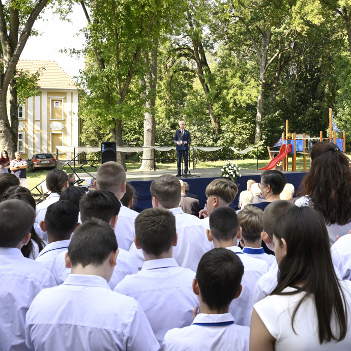 Már azt sem tudjuk pontosan, hogy hány gyerek jár a magyar iskolákba