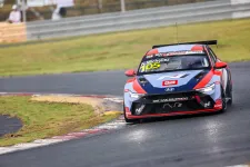 Michelisz 7. a hatalmas Kínai esőben, Makaóra marad a bajnokavatás