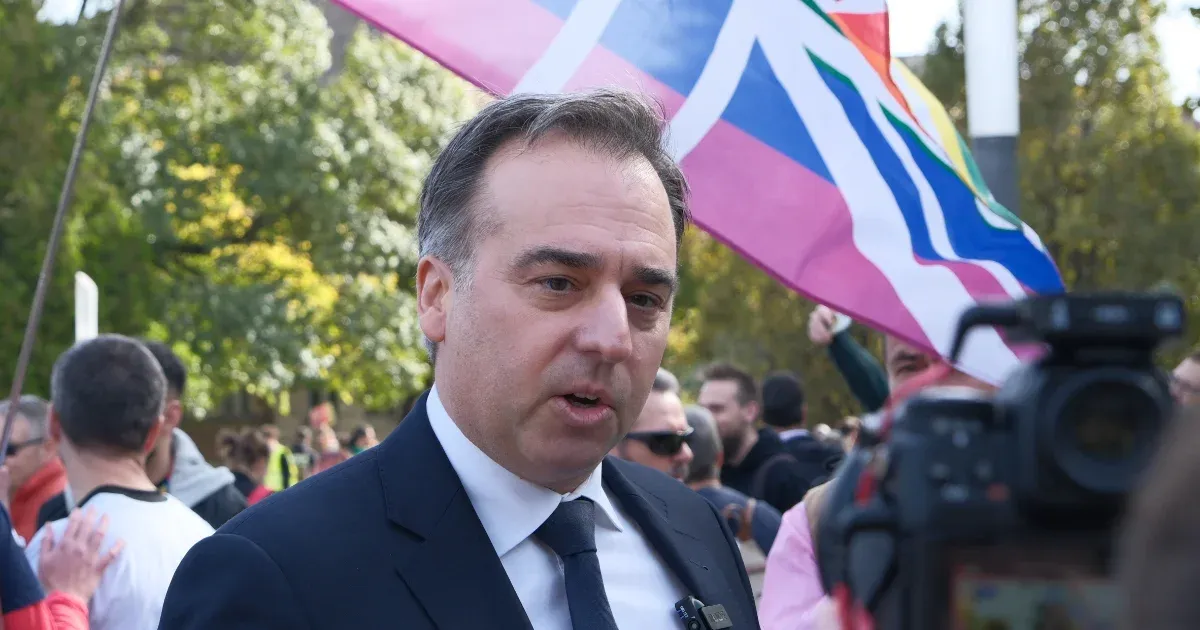 David Pressman a Pécs Pride előtt az LMBTQ-ellenes törvényt kritizálta és a helyi közösségek erejét dicsérte