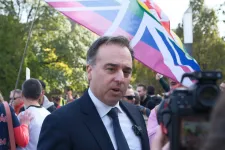 David Pressman a Pécs Pride előtt az LMBTQ-ellenes törvényt kritizálta és a helyi közösségek erejét dicsérte