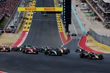 Verstappen behúzta az amerikai sprintfutamot, a Ferrarik nagyot meccseltek Norrisszal