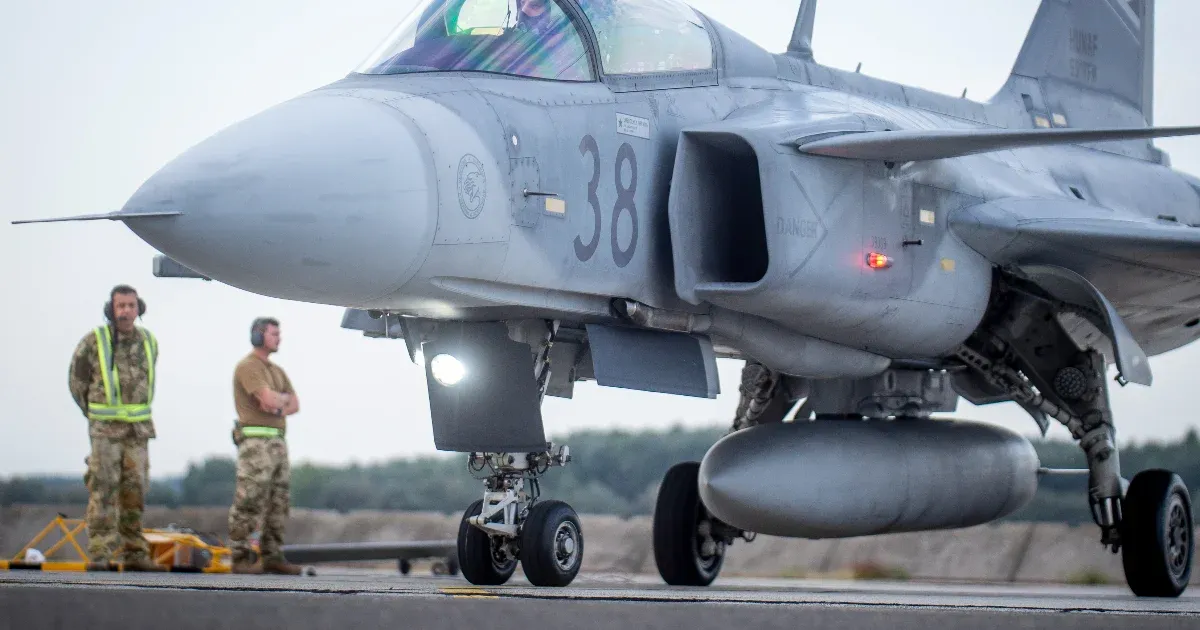 Kiképzési gyakorlatot tartanak a honvédség Gripenjei, a fél országban lehet majd hallani