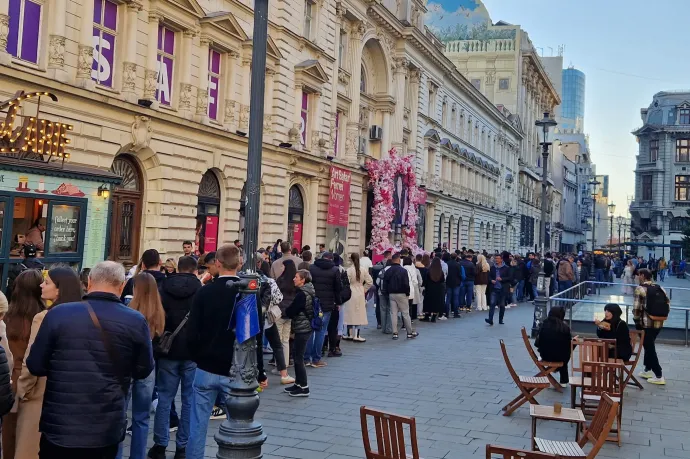 Bezár a bazár Moldovában: 21 óráig a választópolgár 51,40%-a szavazott, sorok azért még vannak