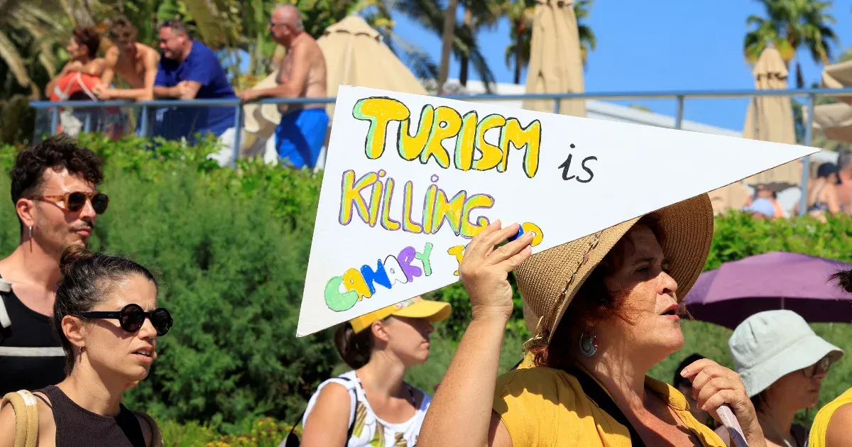 “This beach is ours!” – Tens of thousands protested against tourists in the Canary Islands