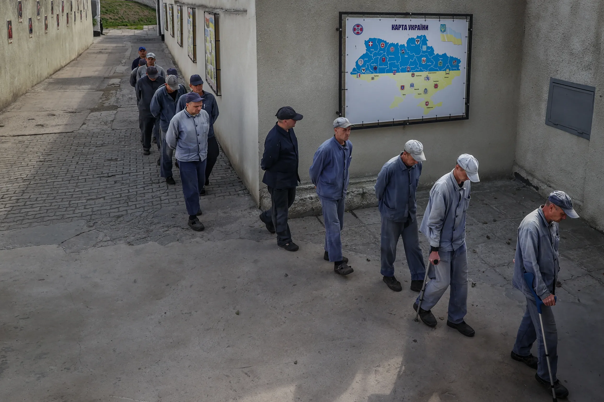 Walking to lunch via "The Promenade of Ukrainian history" – Photo: István Huszti / Telex