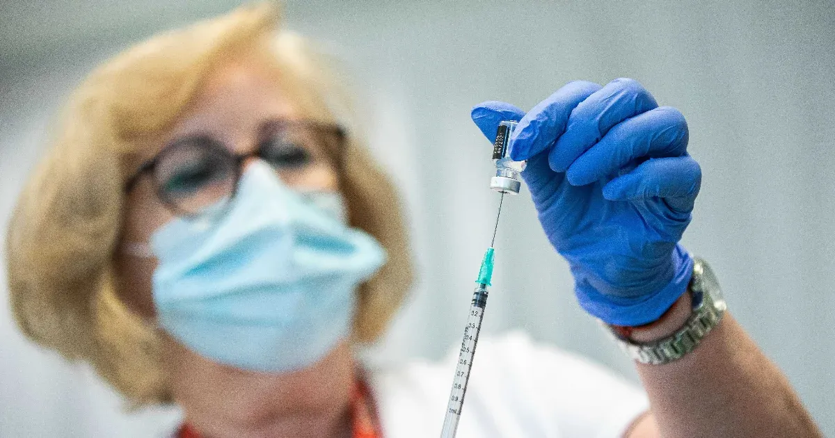 Akár Magyarországon is lehetne a patikában beadatni az oltást