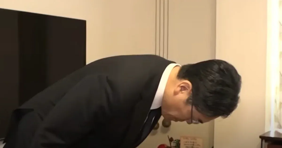 Egy japán rendőrfőnök személyesen kért bocsánatot a férfitól, aki 48 évet ült ártatlanul a halálsoron