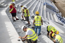 Nem lassulhat sokat az idei gyors béremelkedés, hogy időre meglegyen az egymilliós átlag