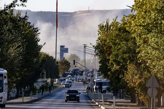 Terrortámadás történt Ankara külvárosában, robbanás rázta meg egy török repülőgépgyártó székhelyét