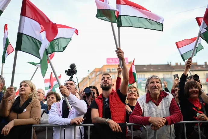 Fotó: Melegh Noémi Napsugár és Bődey János / Telex