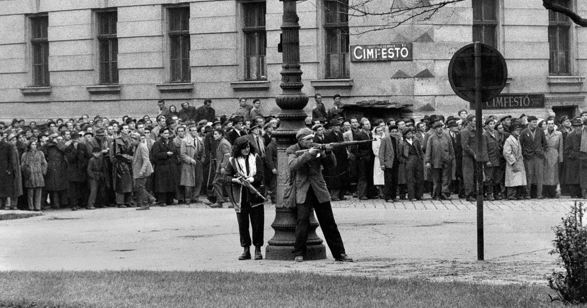 Babarczy Eszter: Ha nem állunk készen arra, hogy meghaljunk a szabadságért, akkor nem vagyunk 1956 örökösei