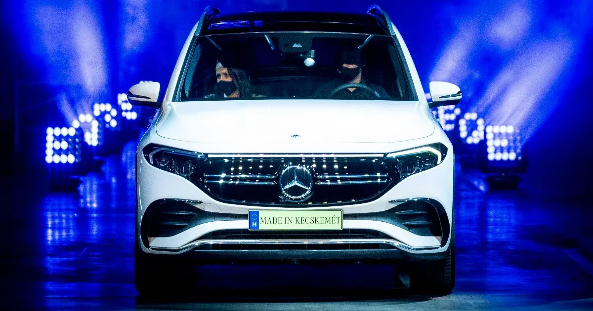 The two millionth car was completed at the Mercedes factory in Kecskimet