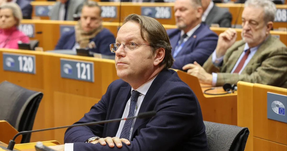 Kiemelten fontos nekem a kapcsolattartás az EP-vel, írta az EP-ben korábban hülyéző magyar biztos