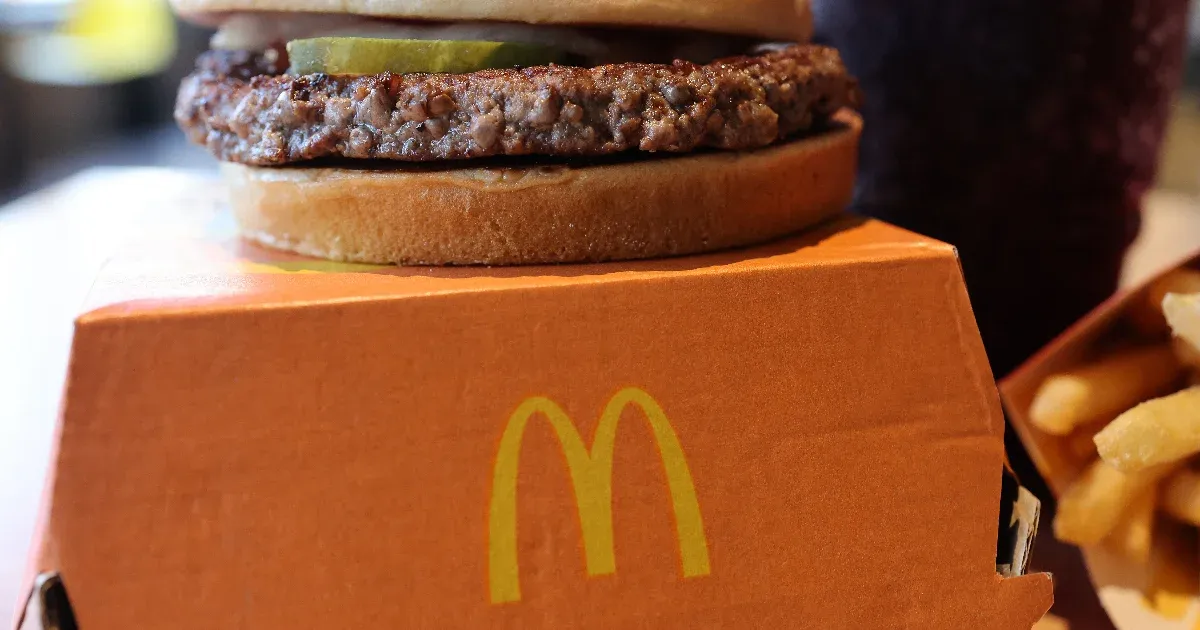 Nem a húspogácsa okozta a kólibaktérium-fertőzést a McDonald'snál