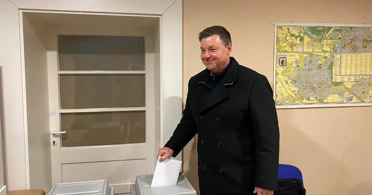 Kizárták a DK-ból a Gyurcsányt kritizáló Leel-Őssy Gábort