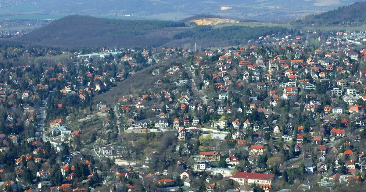 A széphalmiak megunták az áramszüneteket, az egész falu összefogott