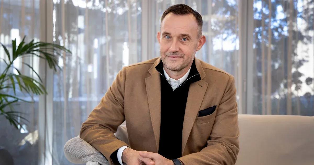 Gattyán György bevásárolta magát a Playboyba