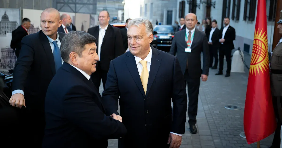 Orbán Viktor Kirgizisztánba utazik az amerikai elnökválasztás napján