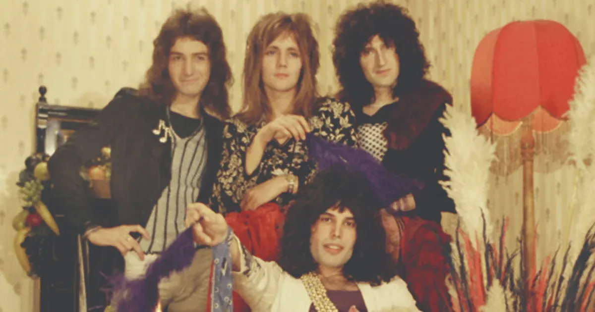Végre úgy szól az első Queen-album, ahogy a zenekar szerette volna (x)