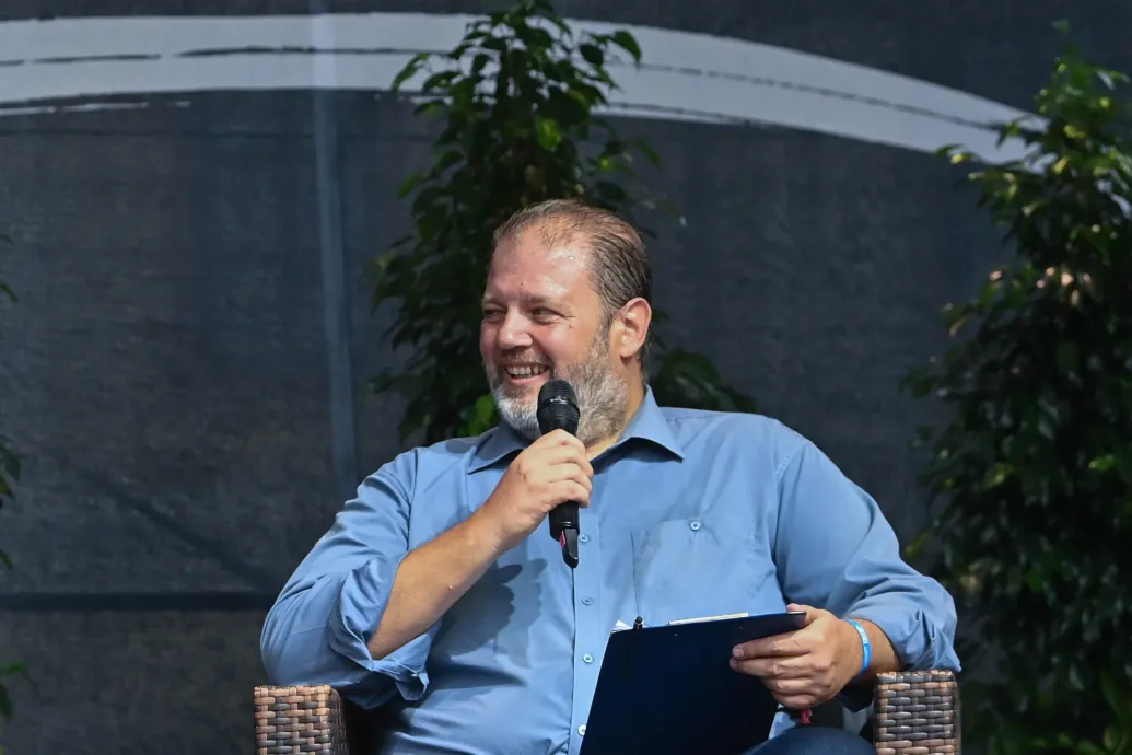 „Aki a túlerőt nem tiszteli, az nem hős, hanem bolond” – eredetileg erről posztolt a Szuverenitásvédelmi Kutatóintézet kutatója a nemzeti gyásznapon