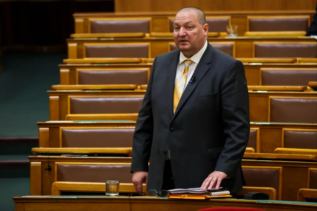 „Magyar Péter cseppet sem különb, mint Rákosi apró döge” – erős idézetek a parlamentből