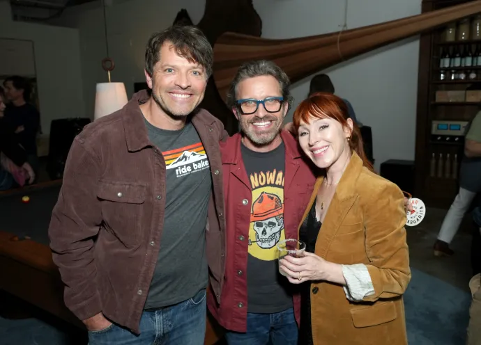 Misha Collins, Rob Benedict és Ruth Connell – Fotó: Gonzalo Marroquin / Getty Images