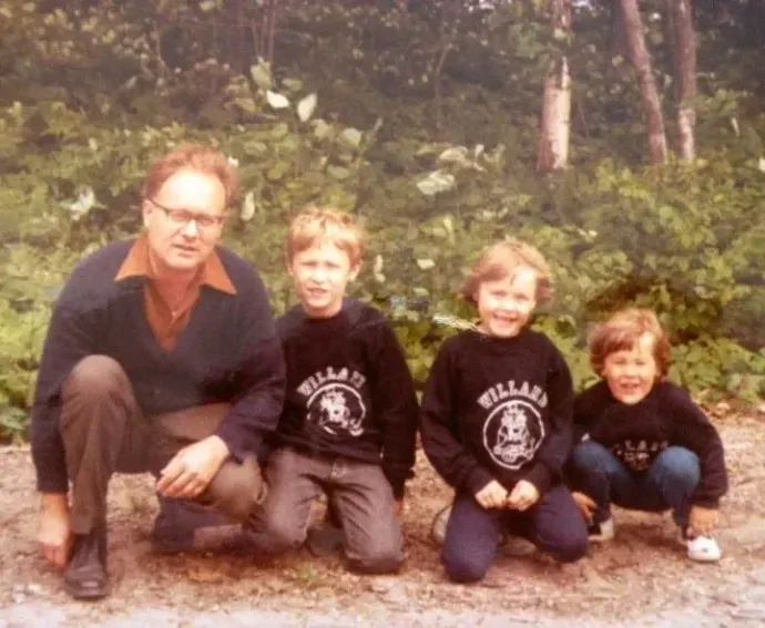 Lajos Jókay-Ihász with his children – Source: burcsi.hu/-Lorinte