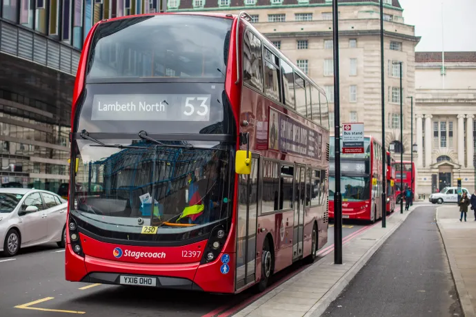 Románia londoni emeletes buszokon népszerűsíti turizmusát