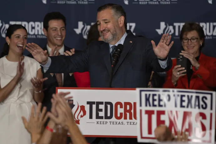 Ted Cruz amerikai szenátor újraválasztása után üdvözli támogatóit a választási partiján, a texasi Houstonban, 2024. november 5-én – Fotó: Danielle Villasana / Getty Images