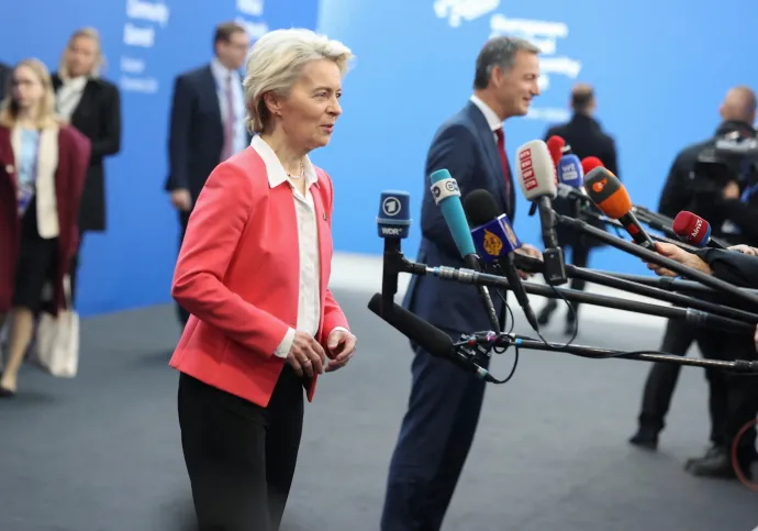 Ursula von der Leyen EB-elnök és Recep Tayyip Erdoğan török elnök is megérkeztek a budapesti csúcsra – Fotó: Szabó Bernadett / Reuters 