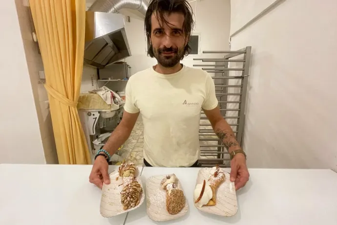 Scicli: cannolo és barokk, valamint a Cava d'Aliga-i strand – Fotó: Tenczer Gábor / Telex